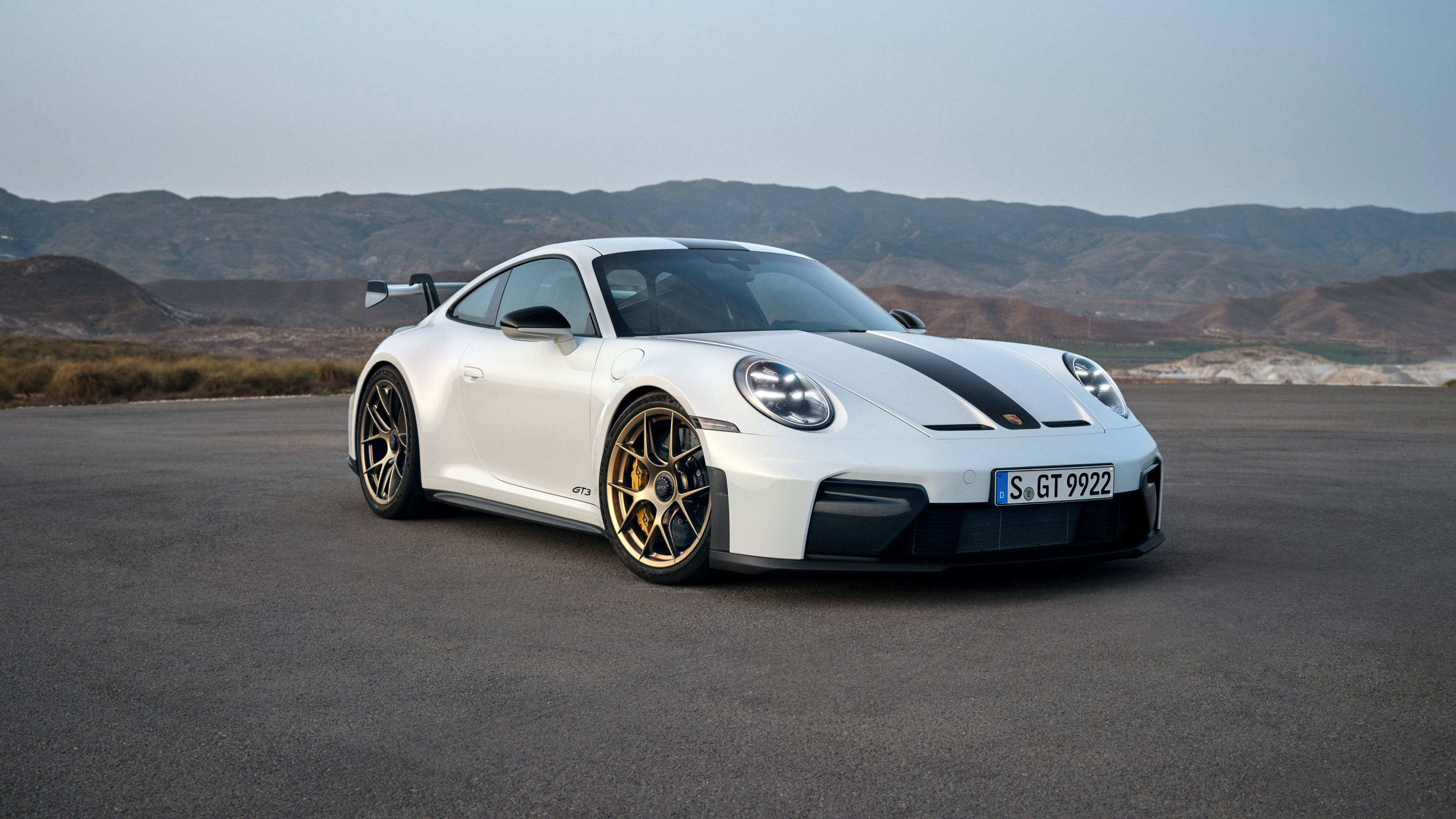 Porsche 911 GT3 Weissach Package 2024